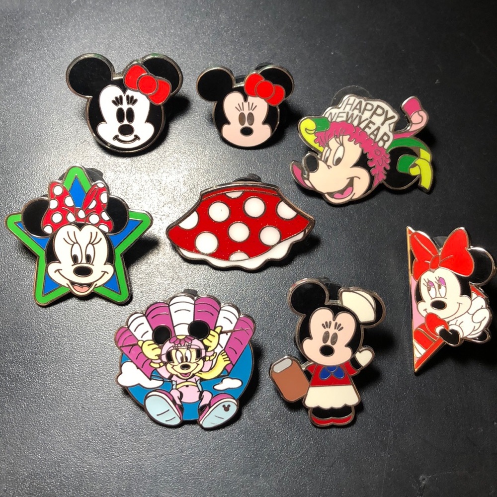 Disney pins-$4 Each❤️create a custom bundle